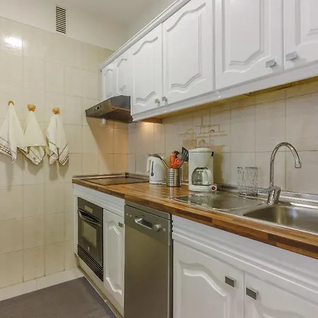 Seguro Spacious With Roomy Terrace *