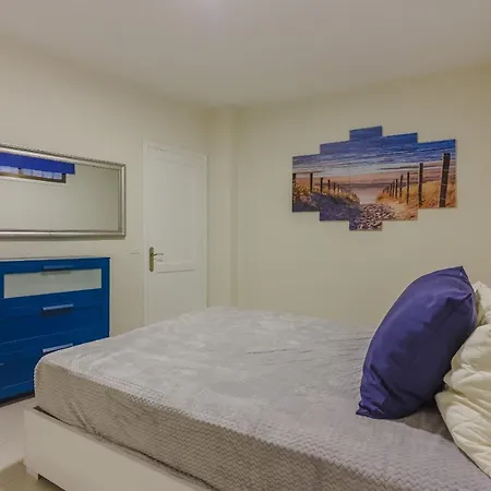 Seguro Spacious With Roomy Terrace Daire *