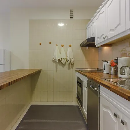 Seguro Spacious With Roomy Terrace *