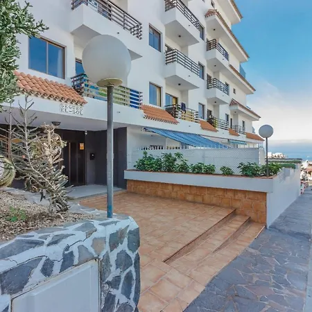 Seguro Spacious With Roomy Terrace