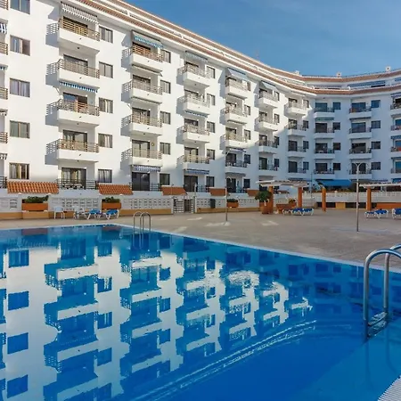Seguro Spacious With Roomy Terrace Daire *